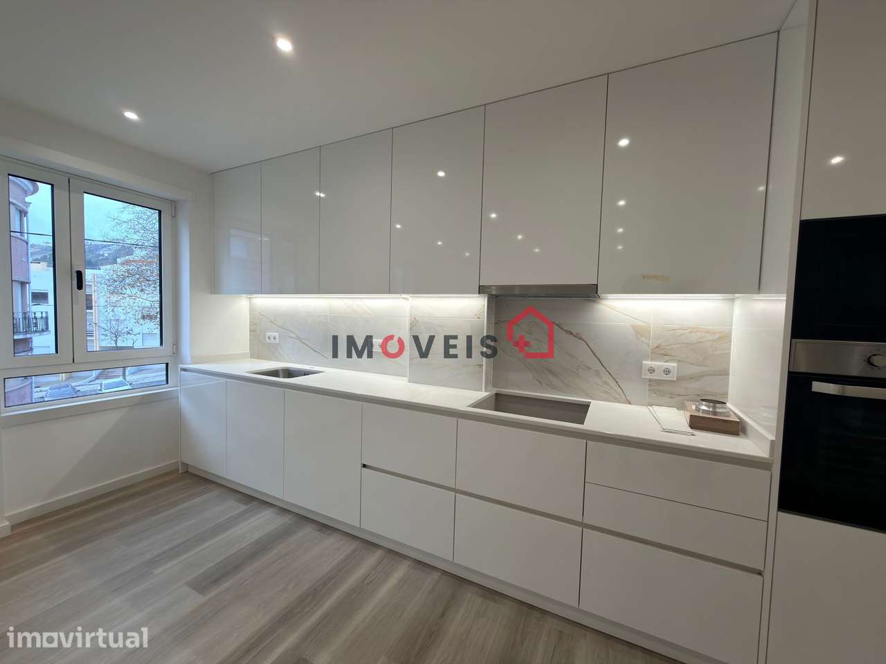 Apartamento T3 - Nazaré - Grande imagem: 2/15