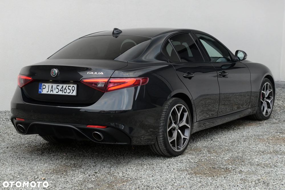 Alfa Romeo Giulia - 15