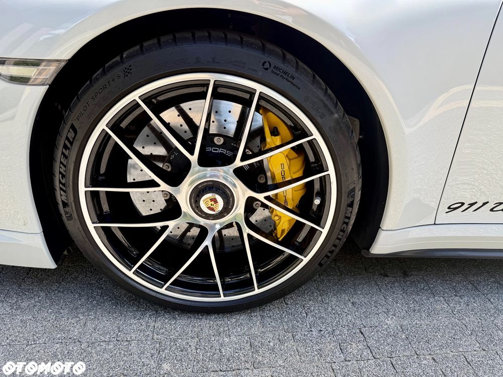 Porsche 911 Turbo S - 9