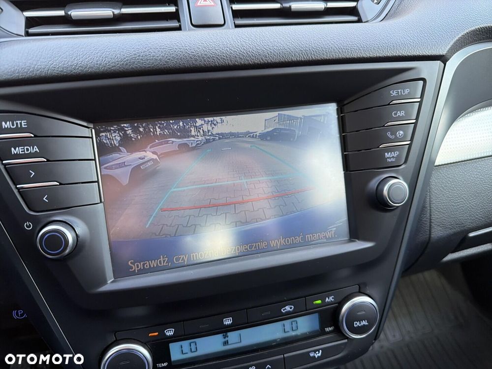 Toyota Avensis 2.0 D-4D Premium - 15