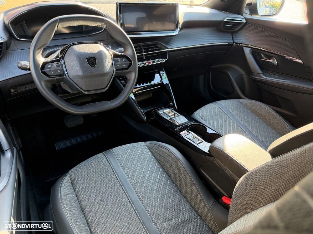 Peugeot e-2008 - 10