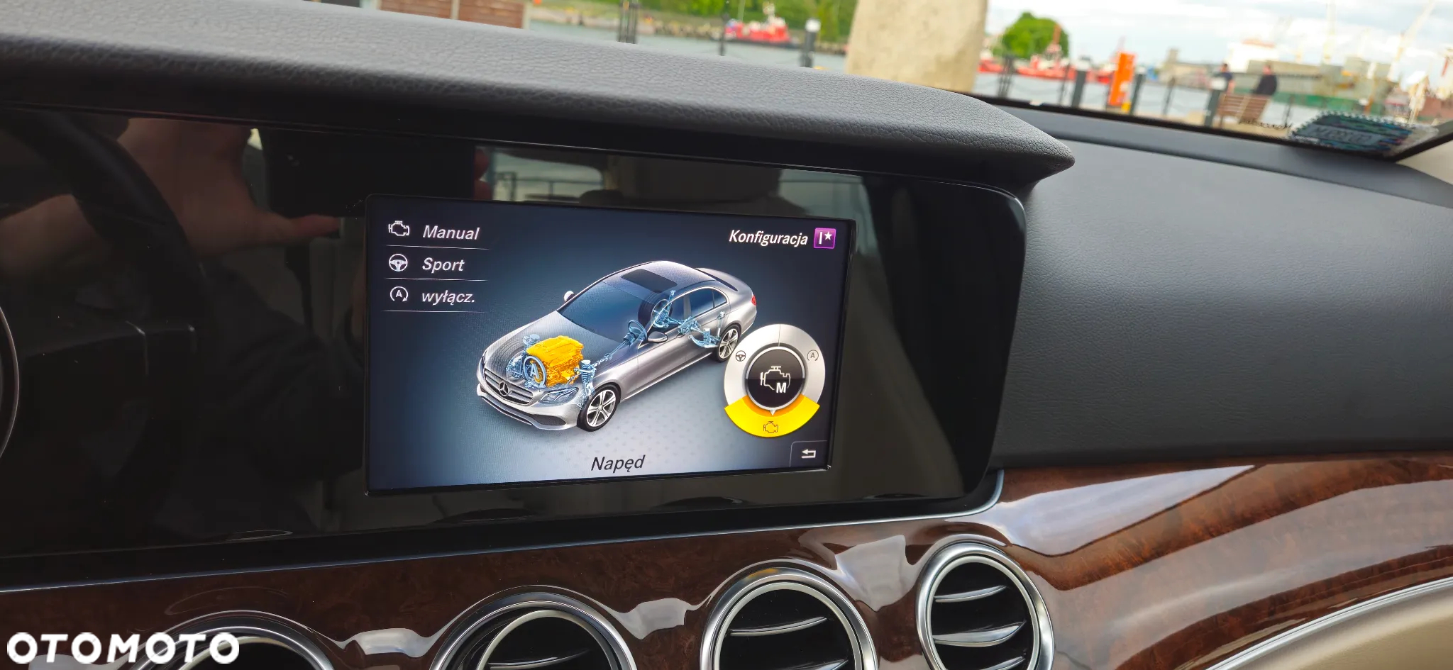 Mercedes-Benz Klasa E 200 9G-TRONIC - 28