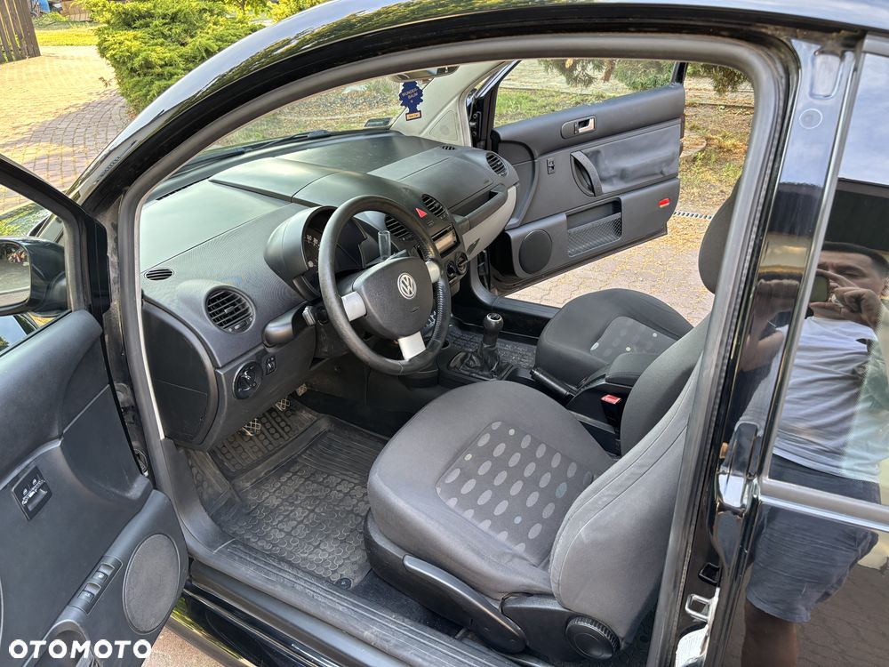 Volkswagen New Beetle - 26