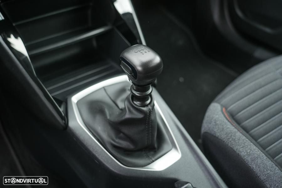 Peugeot 2008 1.2 PureTech Active Pack - 16