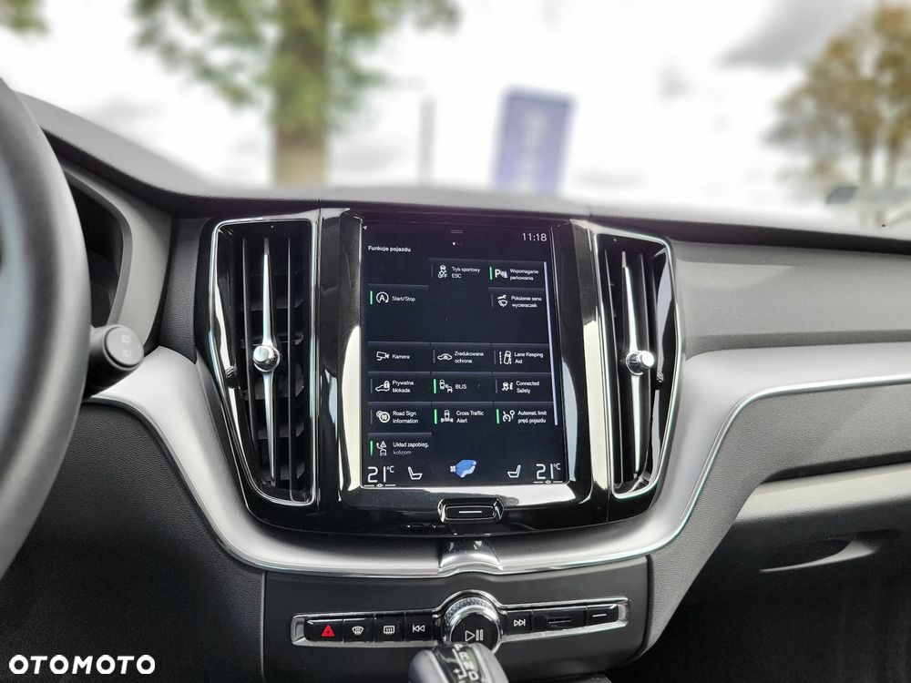 Volvo XC 60 T4 Momentum Pro - 14