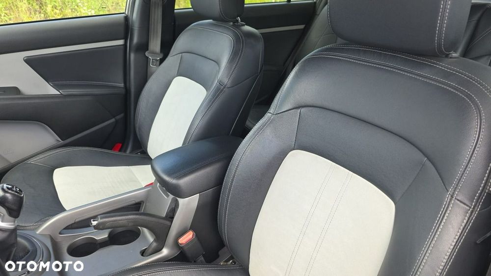 Kia Sportage - 10