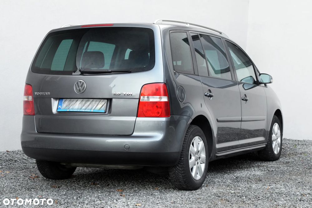 Volkswagen Touran 2.0 TDI Trendline DSG - 13