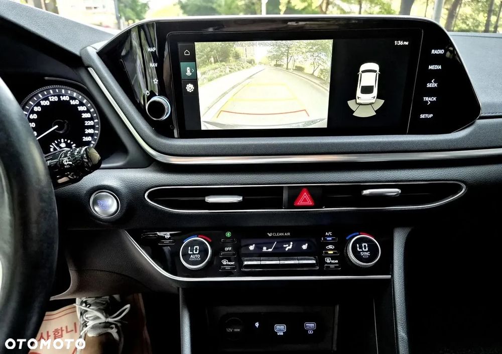 Hyundai Sonata - 16