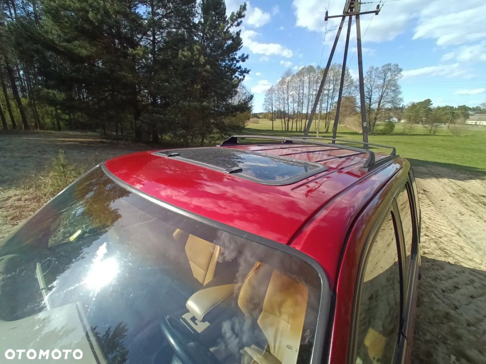 Ford Explorer Standard - 37