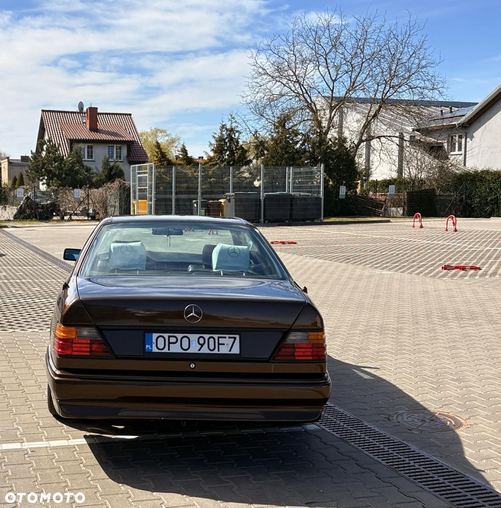 Mercedes-Benz W124 (1984-1993) - 23