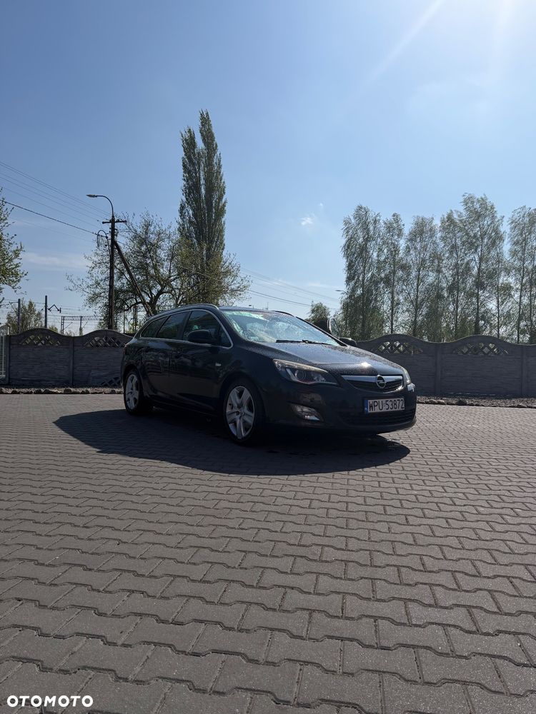 Opel Astra 2.0 CDTI Cosmo - 1