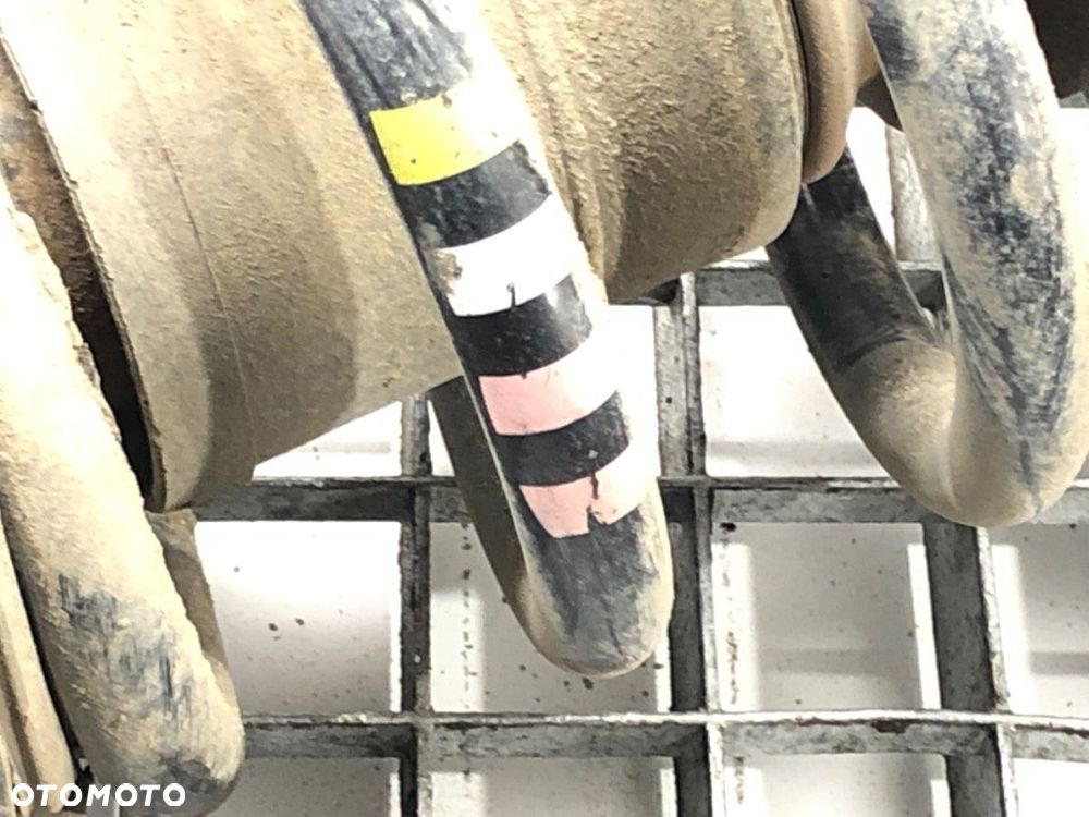 AMORTYZATOR LEWY PRZÓD ZE SPRĘŻYNĄ - 86.00 PLN - AUDI A4 B6 Avant (8E5) 2000 - 2005 1.9 TDI 74 - 3