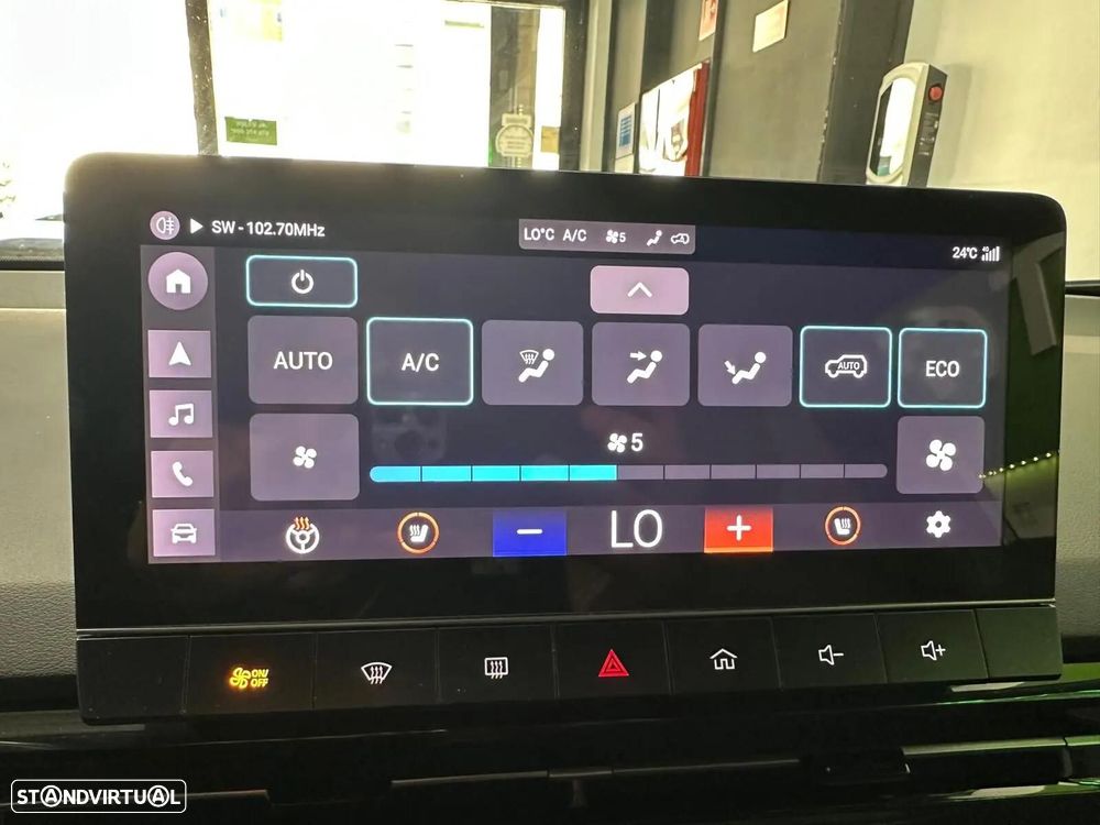 MG MG4 64 kWh Luxury - 37