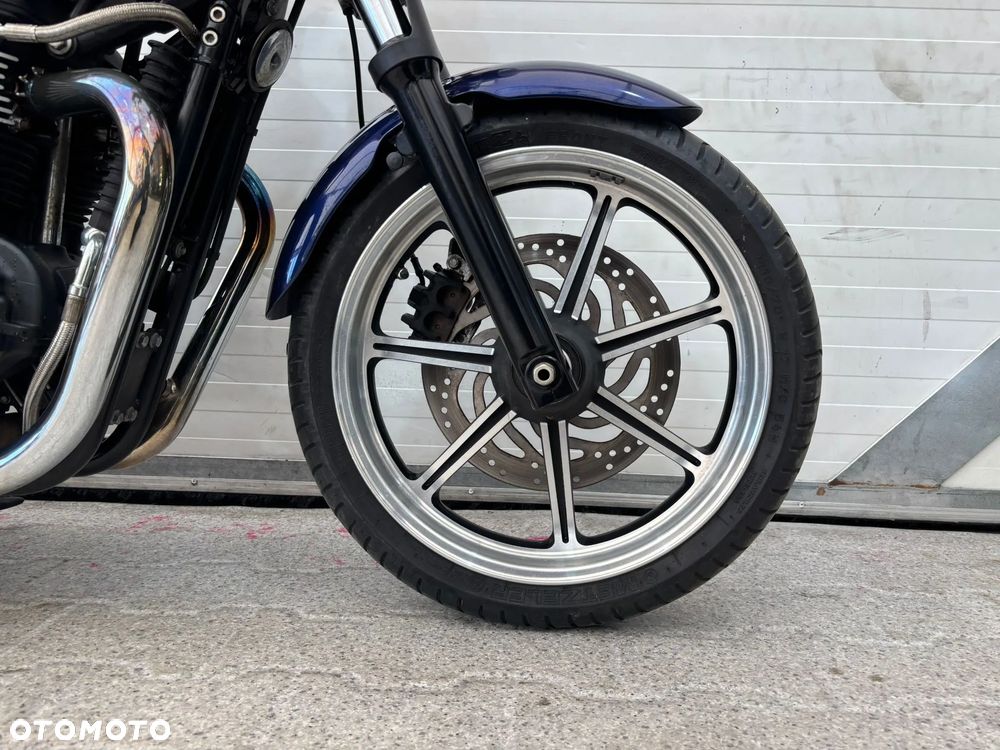 Triumph Bonneville - 21