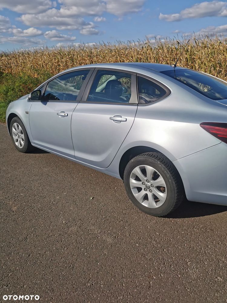 Opel Astra 1.6 Business EU6 - 17