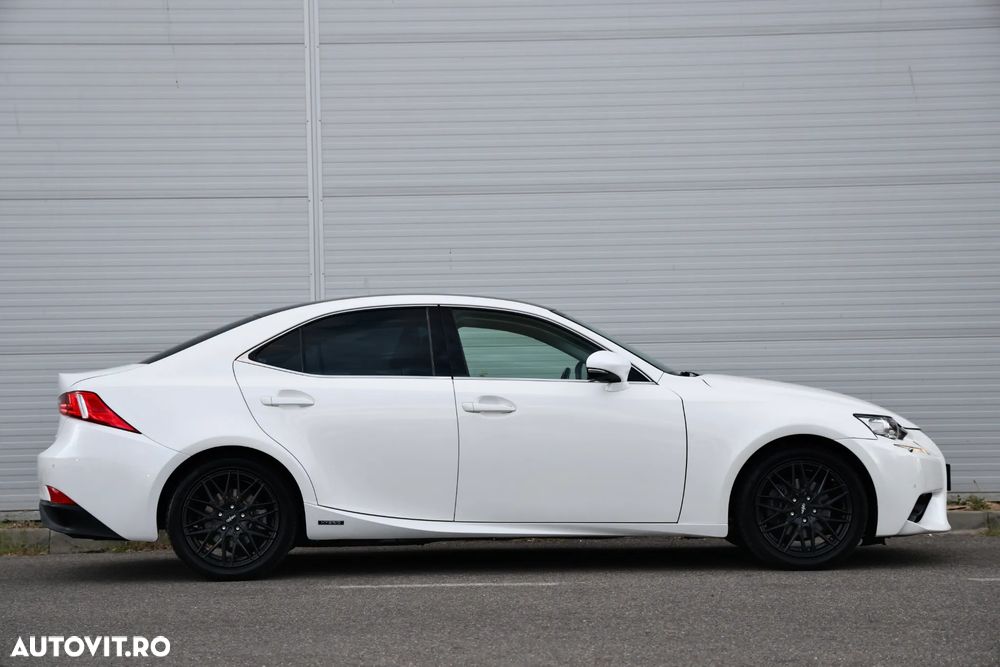 Lexus Seria IS 300h Aut. Executive - 3