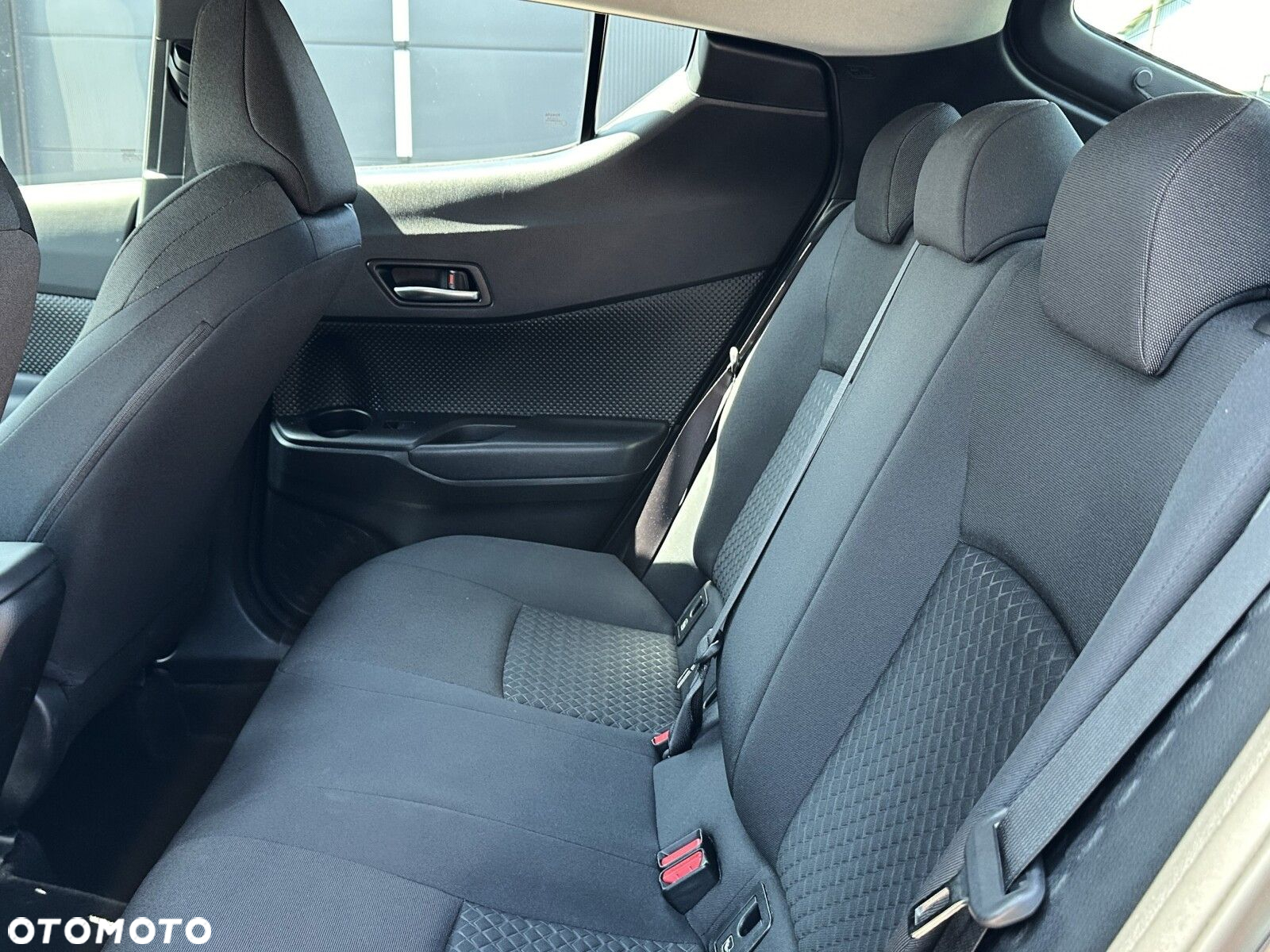Toyota C-HR - 32