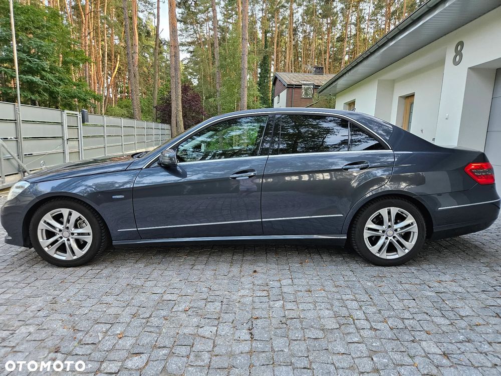 Mercedes-Benz Klasa E 200 CGI BlueEff Avantgarde - 30