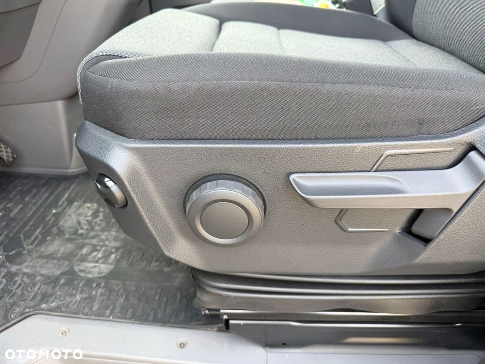 Volkswagen Crafter 35 furgon 177KM 3640 - 15