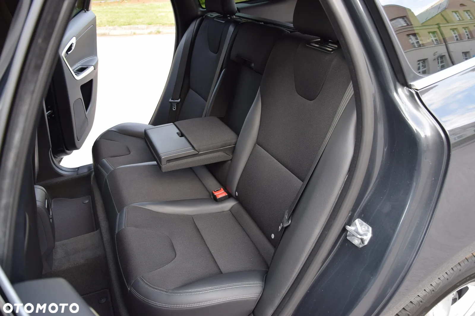 Volvo XC 60 D4 Momentum - 17