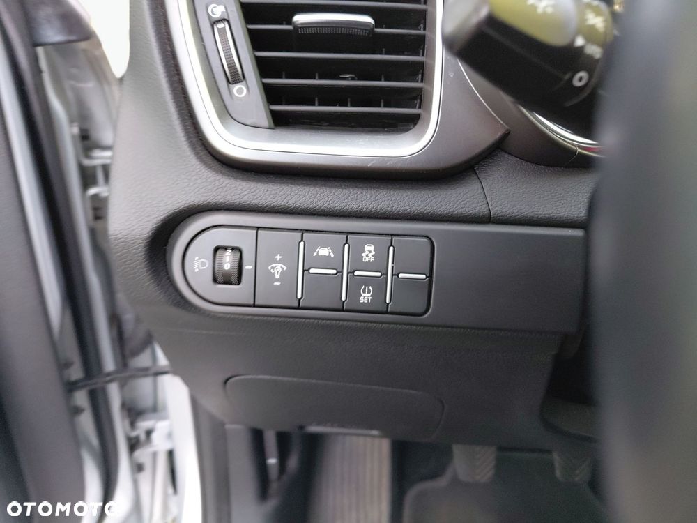Kia Ceed 1.5 T-GDI M - 22