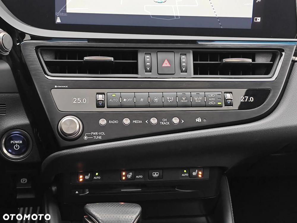 Lexus ES 300h F Sport Edition - 18