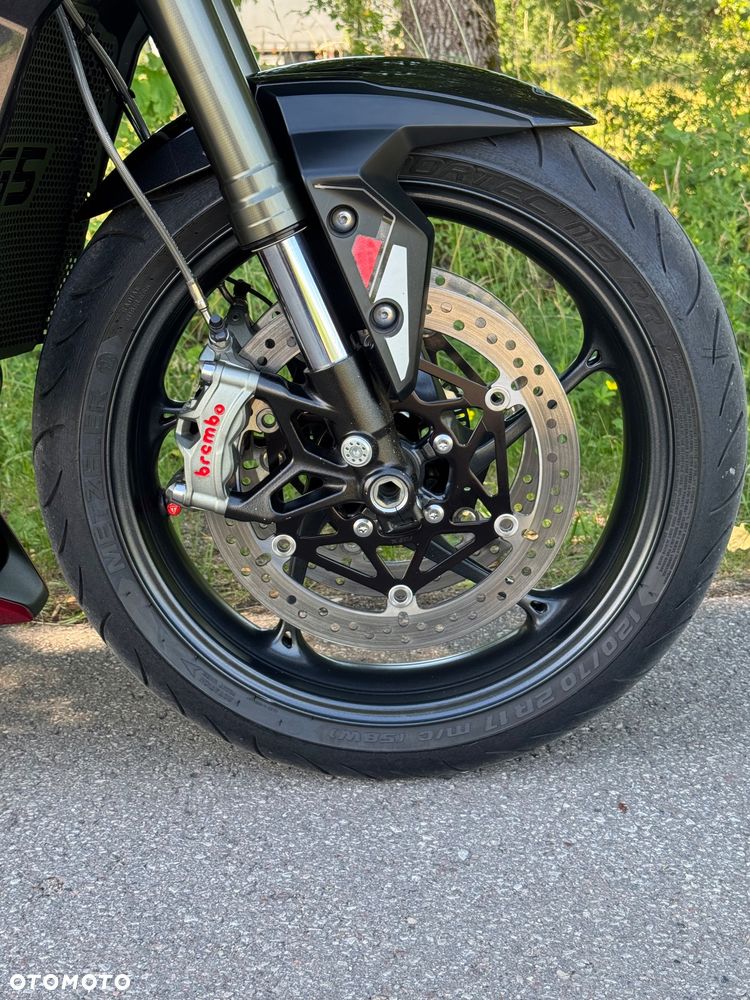 Triumph Street Triple - 12
