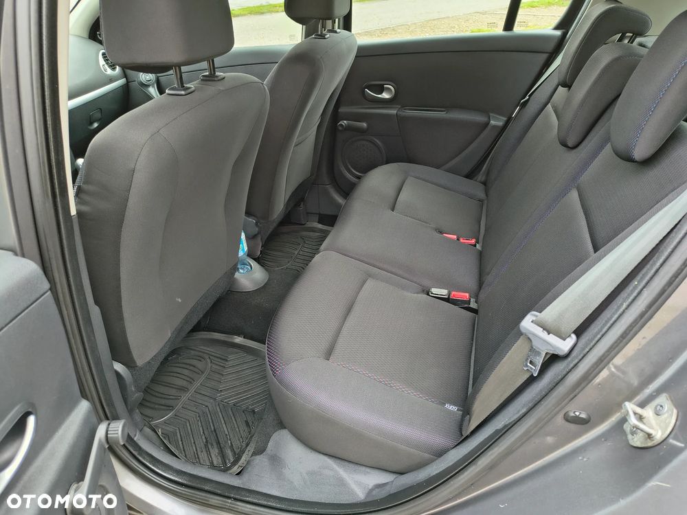 Renault Clio 1.2 16V Expression - 14