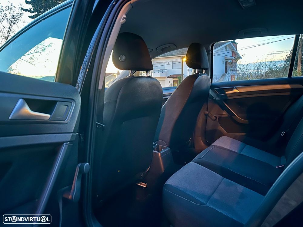 VW Golf 1.6 BlueTDI Trendline - 18