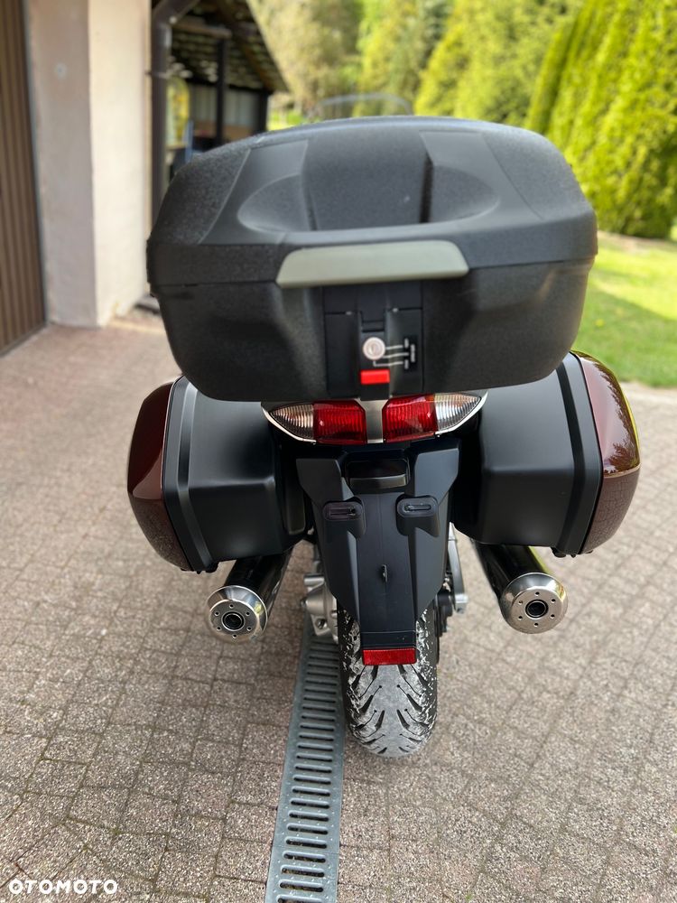 Yamaha FJR - 16
