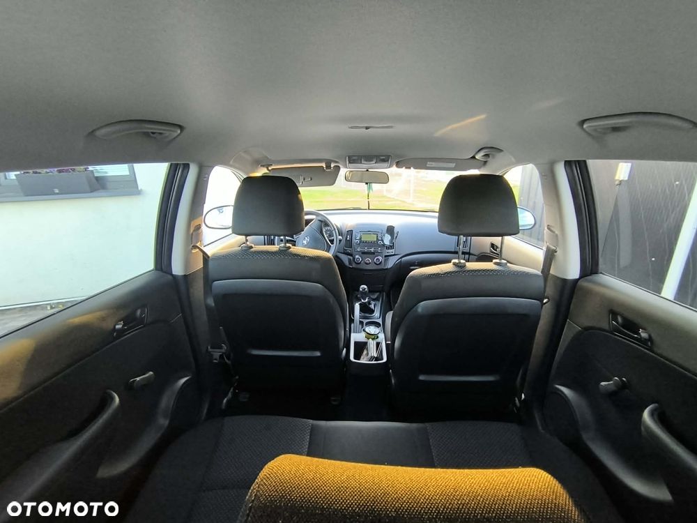 Hyundai i30 1.4 Comfort EU5 - 11