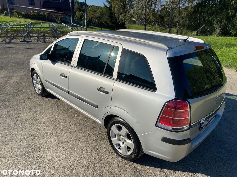 Opel Zafira 1.9 CDTI Navi - 18