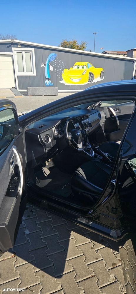 Toyota Auris - 2