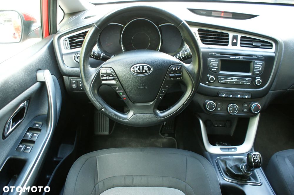 Kia Ceed - 4
