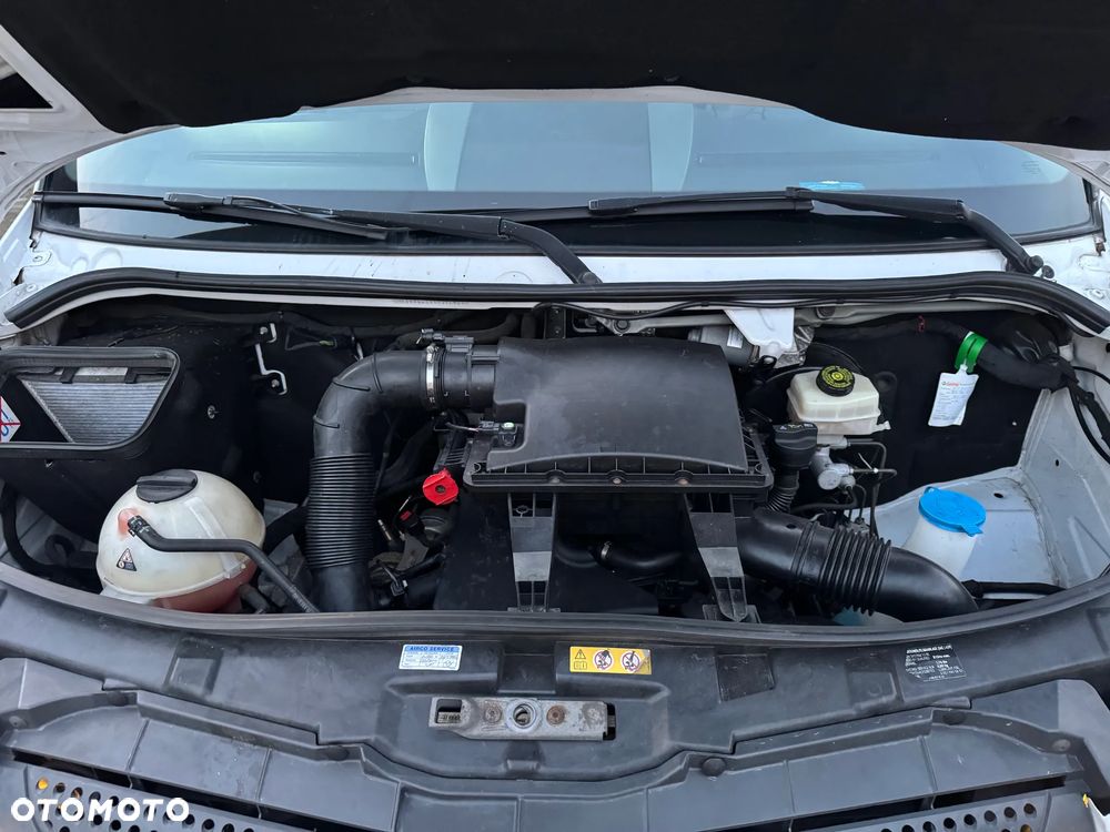 Mercedes-Benz Sprinter - 15