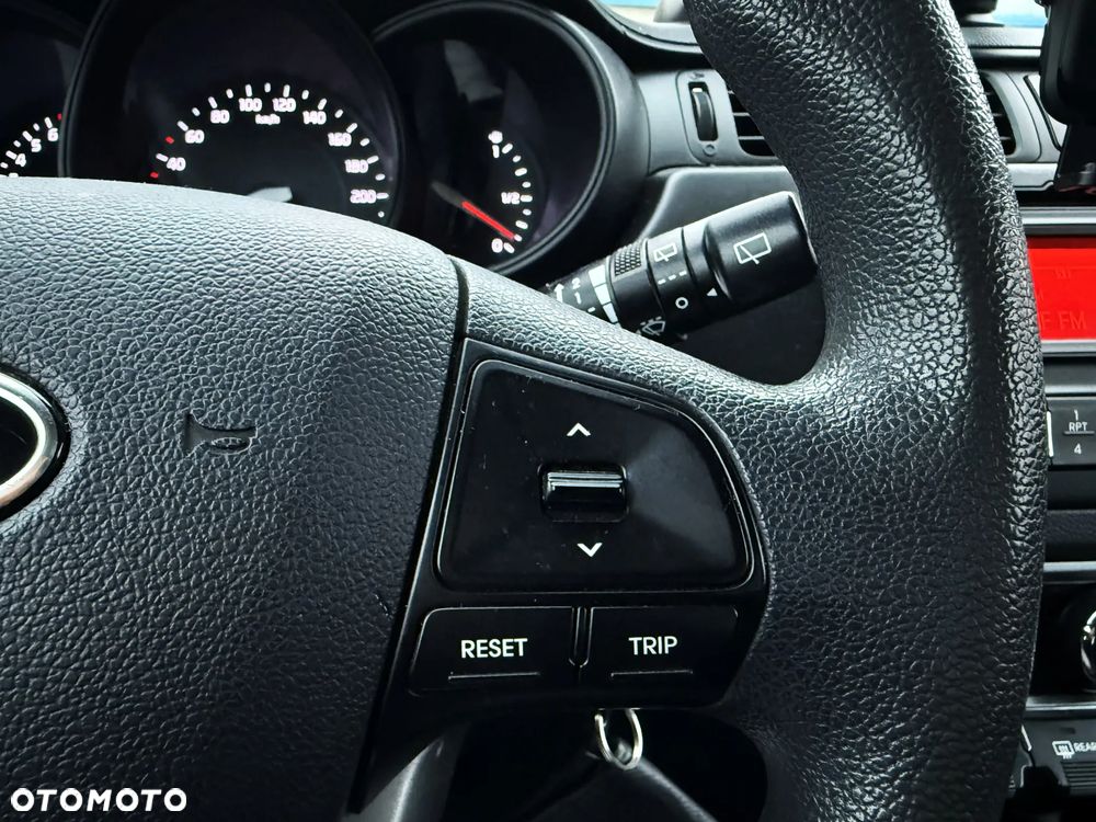 Kia Rio 1.2 M - 14