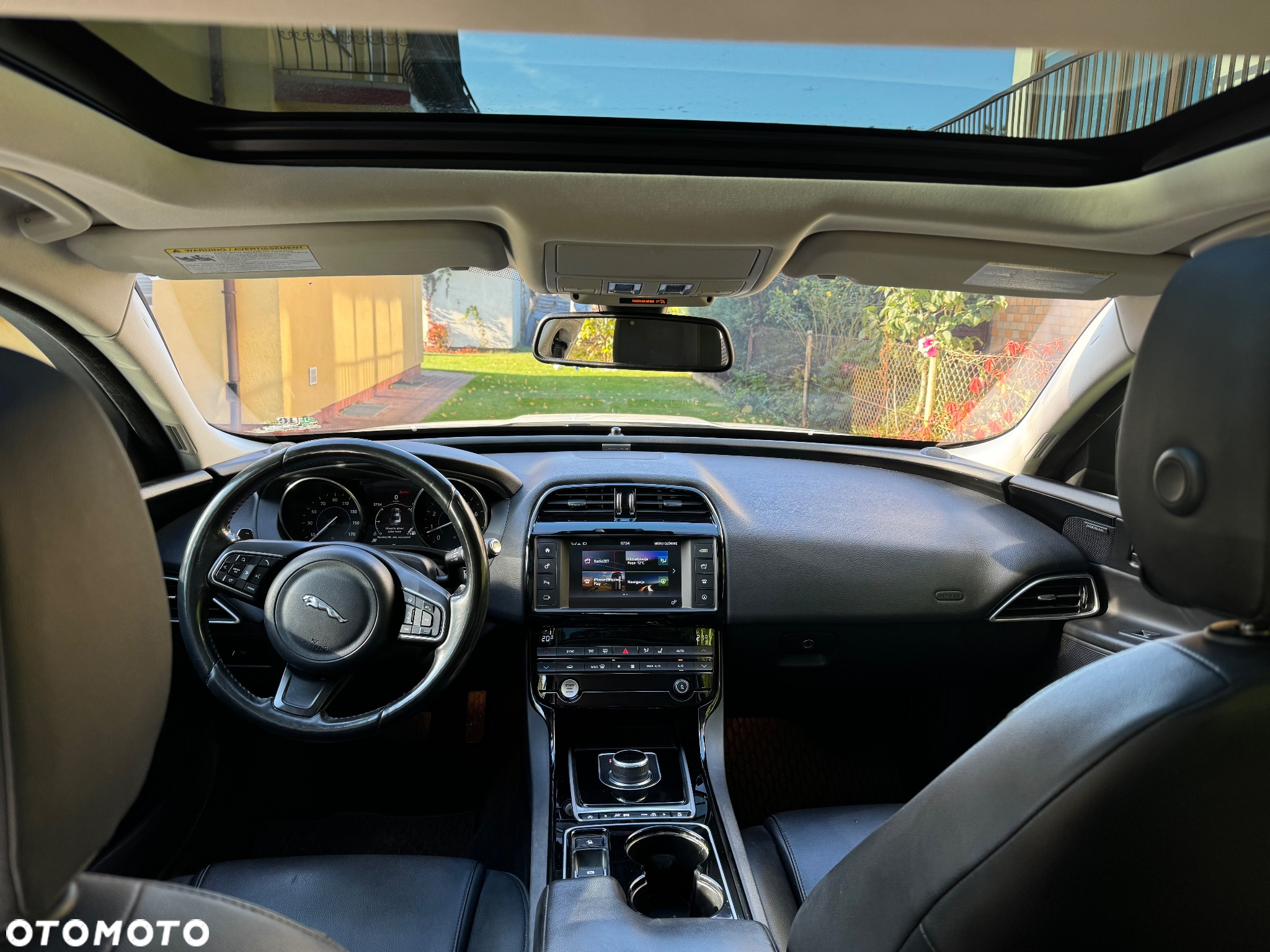 Jaguar XE S - 4
