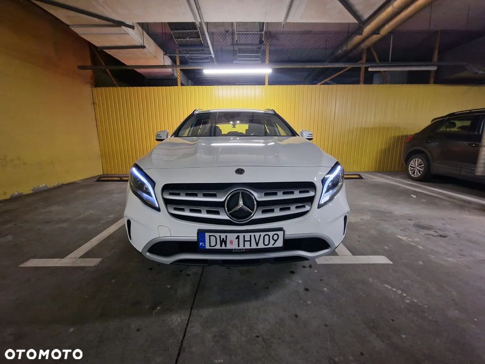 Mercedes-Benz GLA 180 7G-DCT - 3
