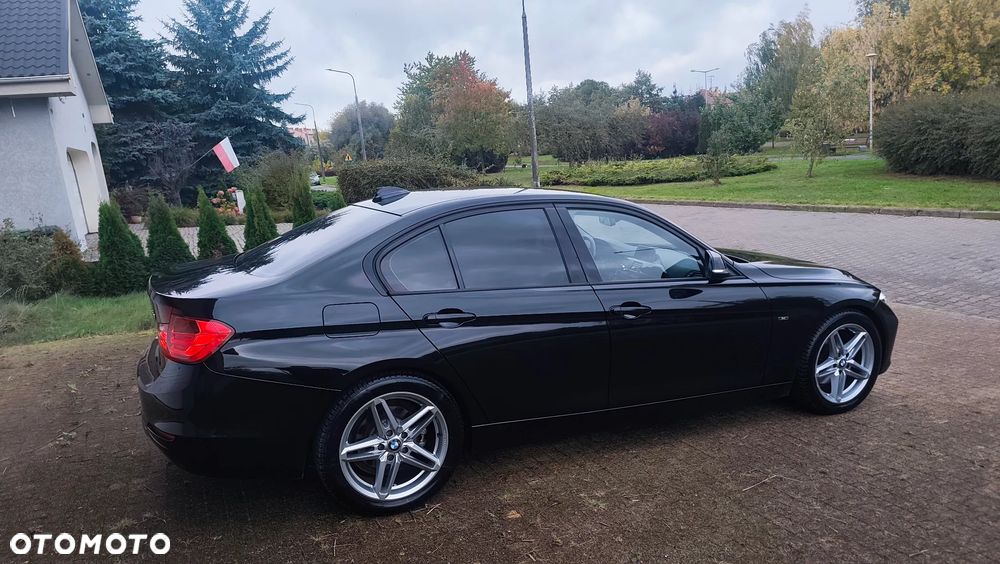 BMW Seria 3 328i Sport-Aut Sport Line - 39