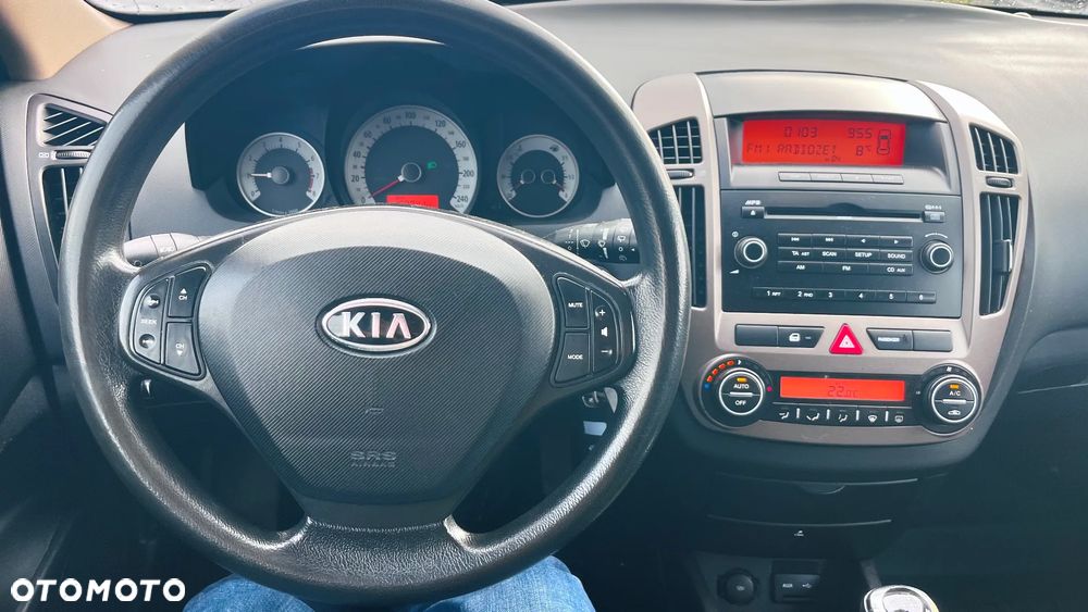 Kia Ceed - 8