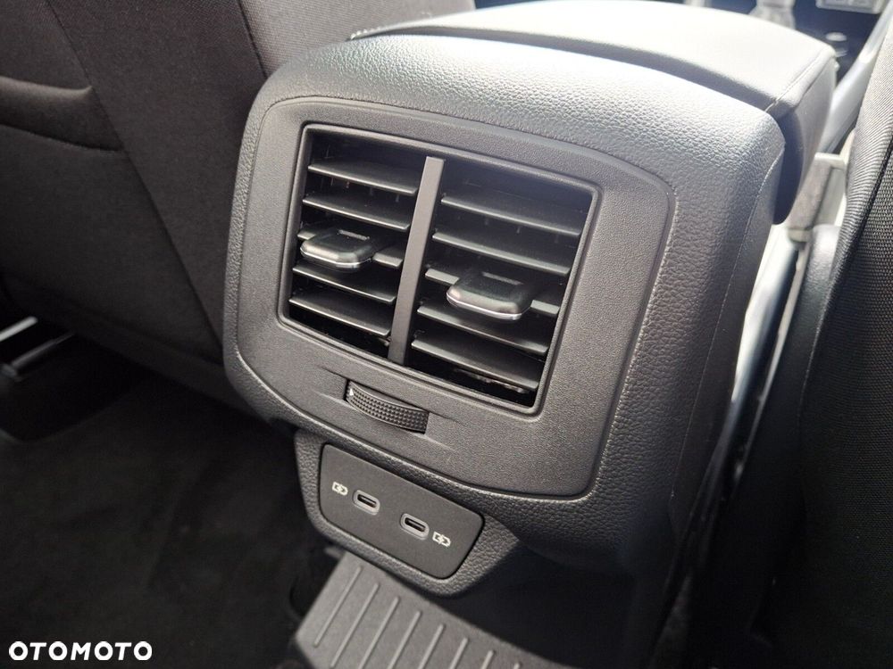 Volkswagen T-Roc - 27