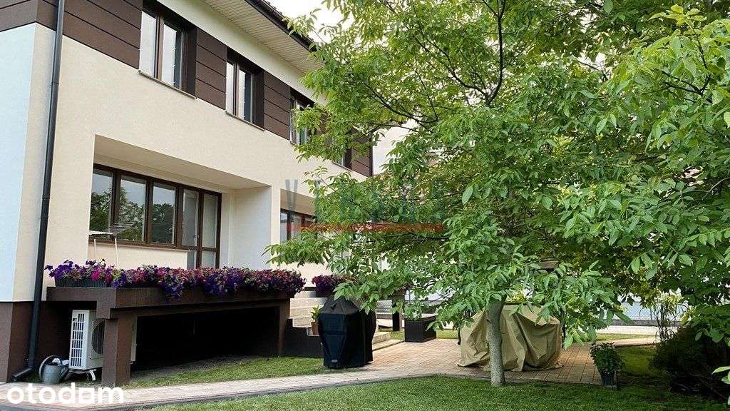 House - View 3