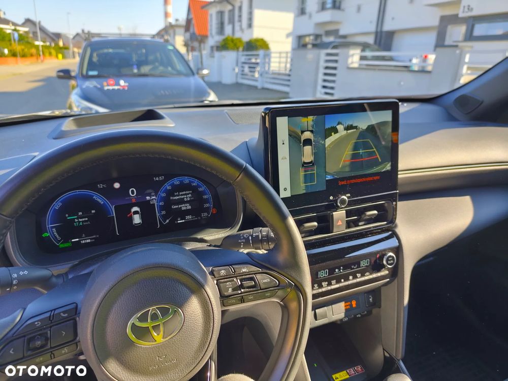 Toyota Yaris Cross - 12