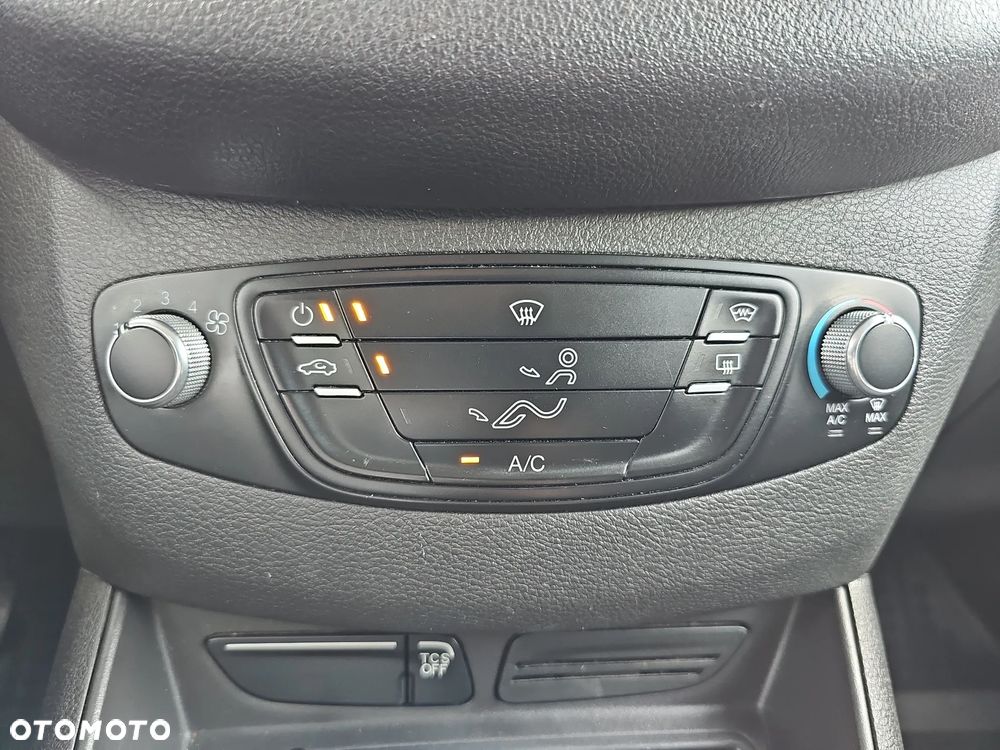 Ford Transit Courier - 20