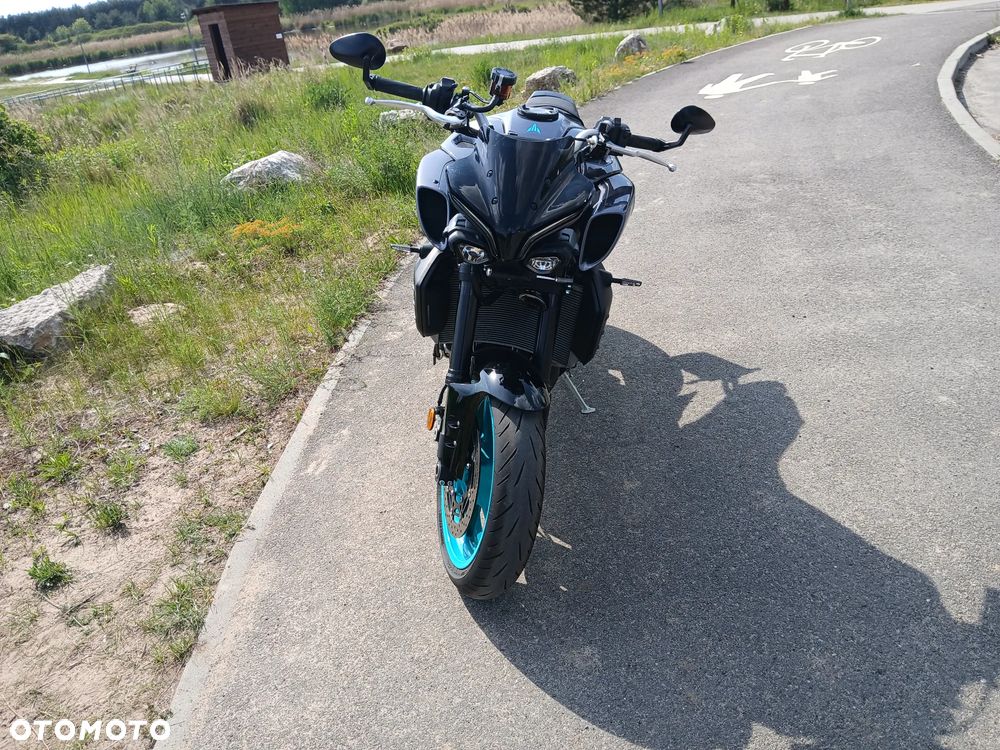 Yamaha MT - 12