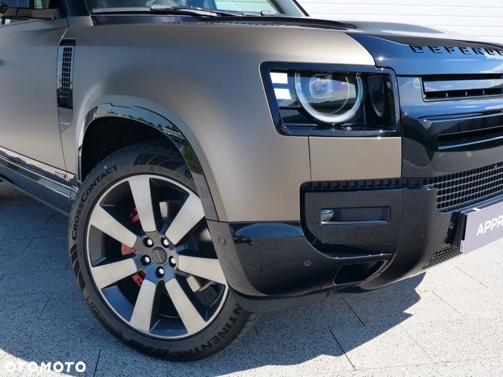 Land Rover Defender - 8