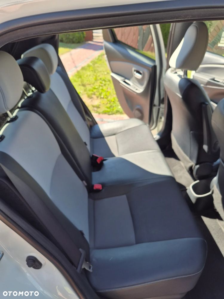 Toyota Yaris 1.5 VVT-i Style Selection - 25