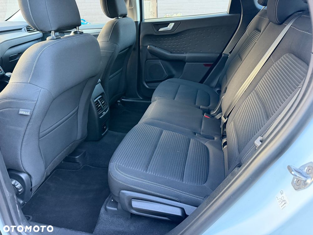 Ford Kuga - 32