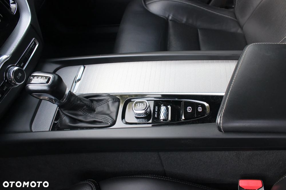 Volvo XC 60 D5 AWD Inscription - 15