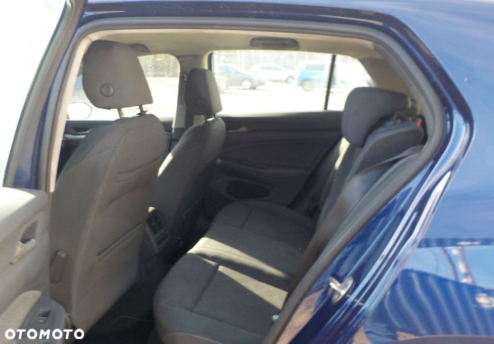Volkswagen Golf - 32
